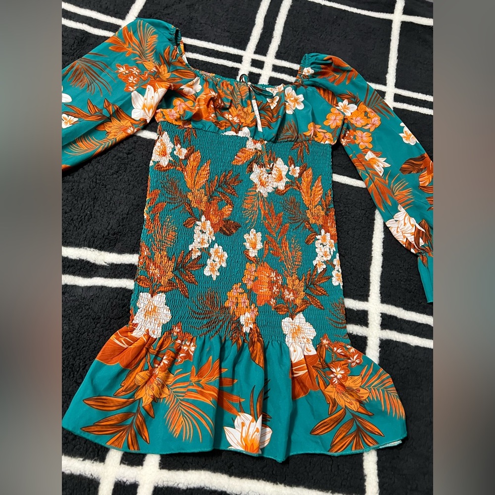 Dress - Picture 5 of 5